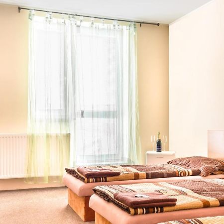 Hotel Zannam Brno Buitenkant foto