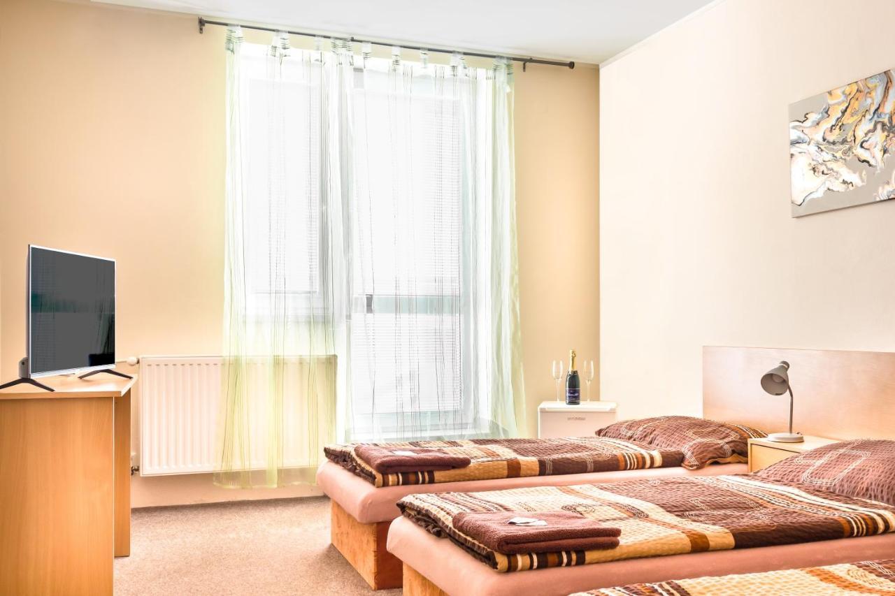 Hotel Zannam Brno Buitenkant foto
