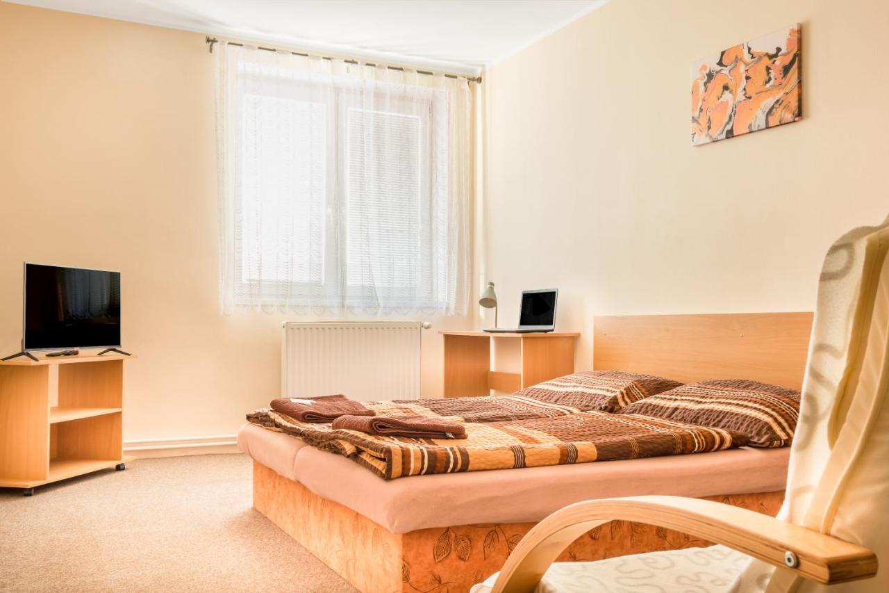 Hotel Zannam Brno Buitenkant foto