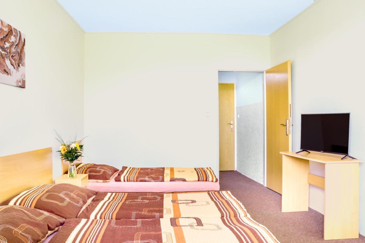 Hotel Zannam Brno Buitenkant foto
