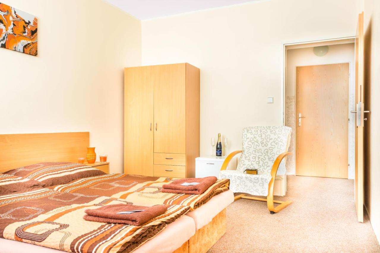 Hotel Zannam Brno Buitenkant foto